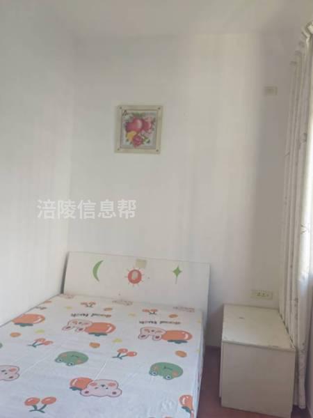 两室一厅家具家电齐全