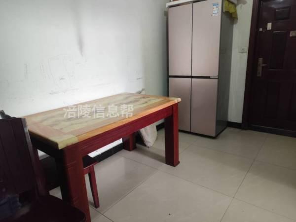 松翠路房屋出租中装三室