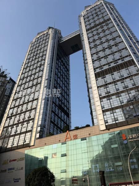 单间配套，办公室，有办公家具，沙发